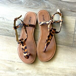 Leopard sandal size 8